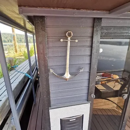 Botel Little Finland - Sauna Boat *